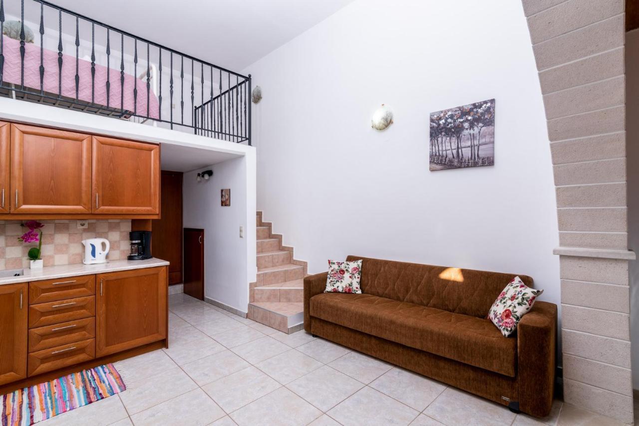 Apartamento Vrisanos Pitsidia Exterior foto