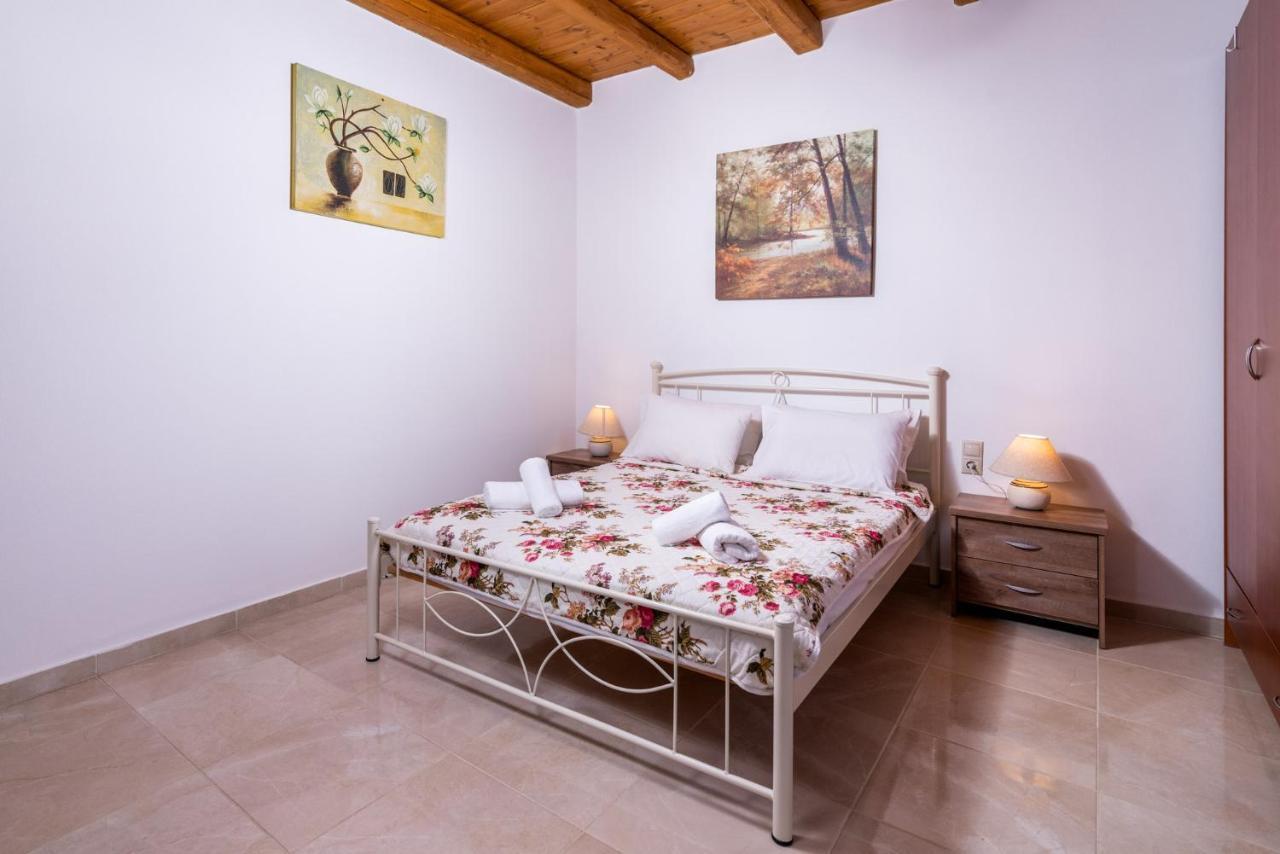 Apartamento Vrisanos Pitsidia Exterior foto